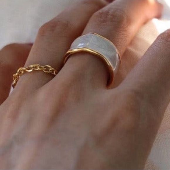 ⭐️18K yellow gold plated open enamel ring - Picture 6 of 6